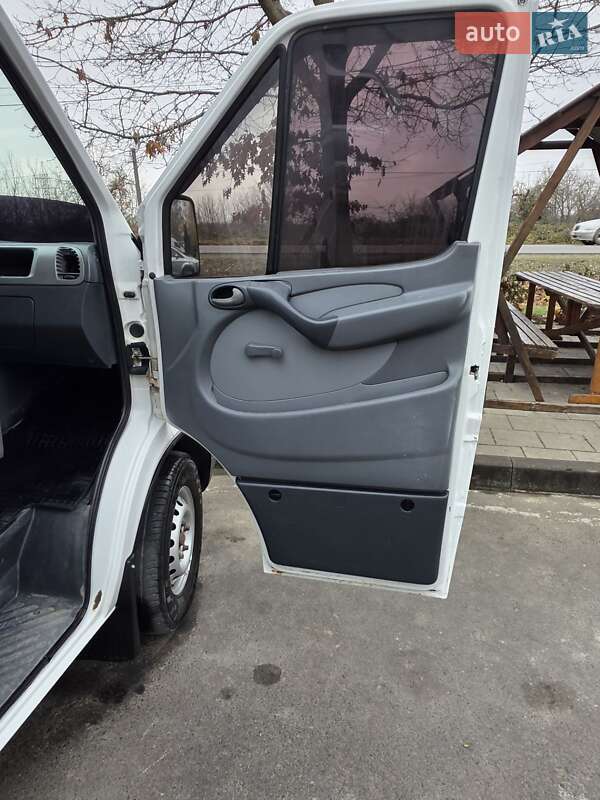 Вантажний фургон Mercedes-Benz Sprinter 2006 в Виноградові фото 23 Вантажний фургон Mercedes-Benz Sprinter 2006 в Виноградові