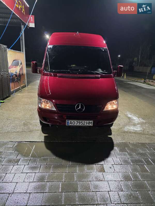 Грузовой фургон Mercedes-Benz Sprinter 2002 в Виноградове фото Грузовой фургон Mercedes-Benz Sprinter 2002 в Виноградове