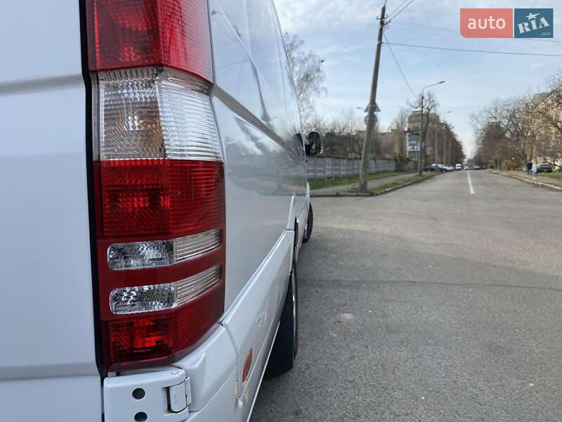 Пригородный автобус Mercedes-Benz Sprinter 2011 в Киеве