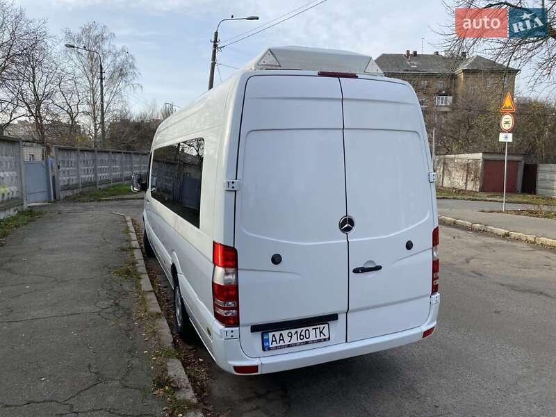 Пригородный автобус Mercedes-Benz Sprinter 2011 в Киеве