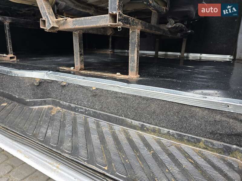 Грузопассажирский фургон Mercedes-Benz Sprinter 1997 в Львове