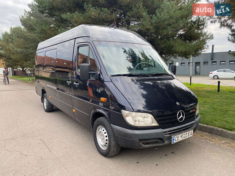 Вантажний фургон Mercedes-Benz Sprinter 2005 в Івано-Франківську