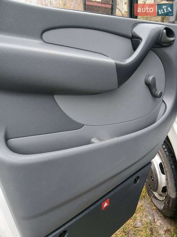 Грузовой фургон Mercedes-Benz Sprinter 2006 в Каменец-Подольском фото 42 Грузовой фургон Mercedes-Benz Sprinter 2006 в Каменец-Подольском