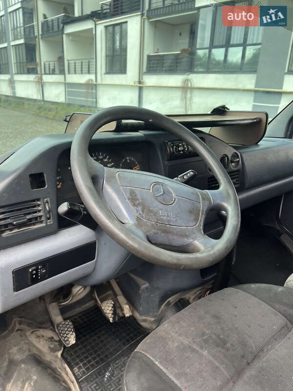 Грузовой фургон Mercedes-Benz Sprinter 1999 в Львове