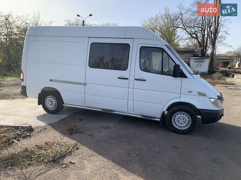 Вантажопасажирський фургон Mercedes-Benz Sprinter 2002 в Ізмаїлі фото 4 Вантажопасажирський фургон Mercedes-Benz Sprinter 2002 в Ізмаїлі