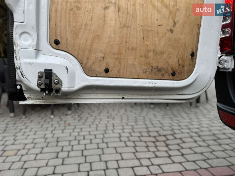 Грузопассажирский фургон Mercedes-Benz Sprinter 2015 в Иршаве фото 25 Грузопассажирский фургон Mercedes-Benz Sprinter 2015 в Иршаве