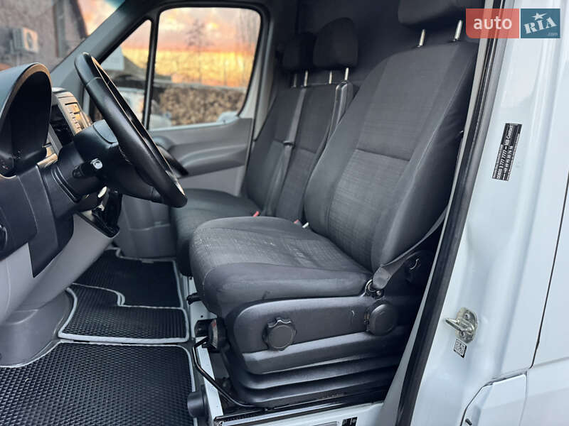 Грузопассажирский фургон Mercedes-Benz Sprinter 2015 в Иршаве фото 34 Грузопассажирский фургон Mercedes-Benz Sprinter 2015 в Иршаве