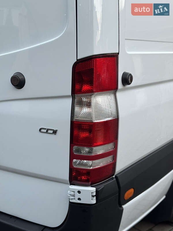 Грузопассажирский фургон Mercedes-Benz Sprinter 2015 в Иршаве фото 46 Грузопассажирский фургон Mercedes-Benz Sprinter 2015 в Иршаве