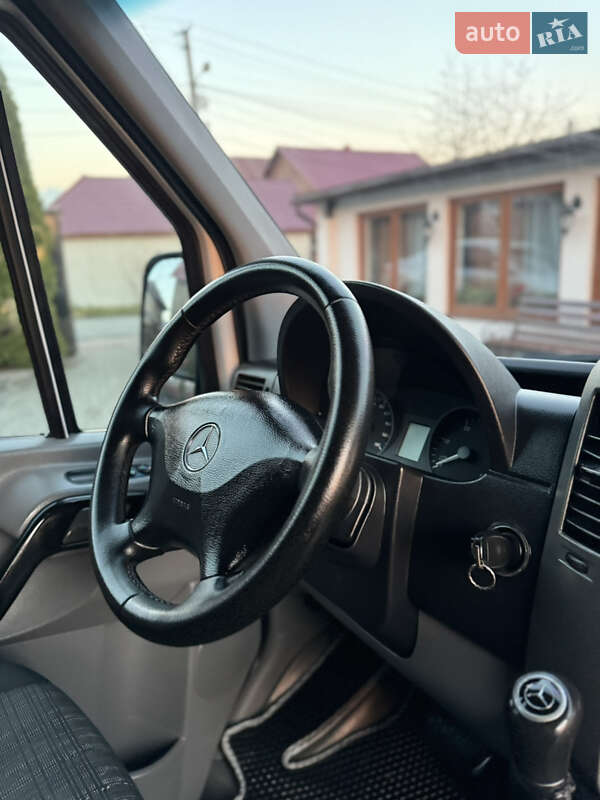 Грузопассажирский фургон Mercedes-Benz Sprinter 2015 в Иршаве фото 51 Грузопассажирский фургон Mercedes-Benz Sprinter 2015 в Иршаве