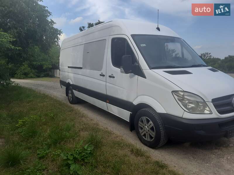Грузовой фургон Mercedes-Benz Sprinter 2012 в Черновцах