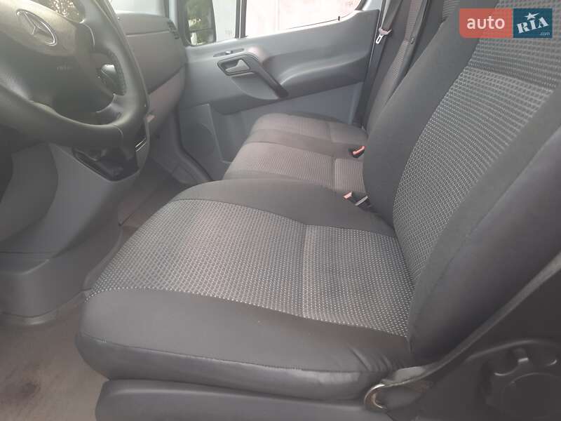 Грузовой фургон Mercedes-Benz Sprinter 2012 в Черновцах