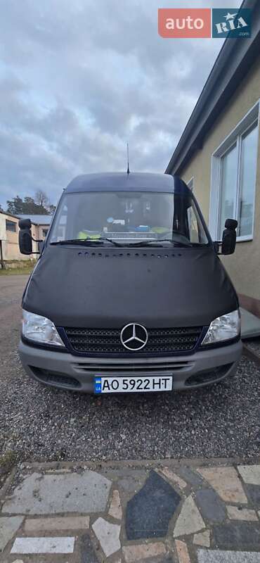 Грузовой фургон Mercedes-Benz Sprinter 2002 в Мукачево