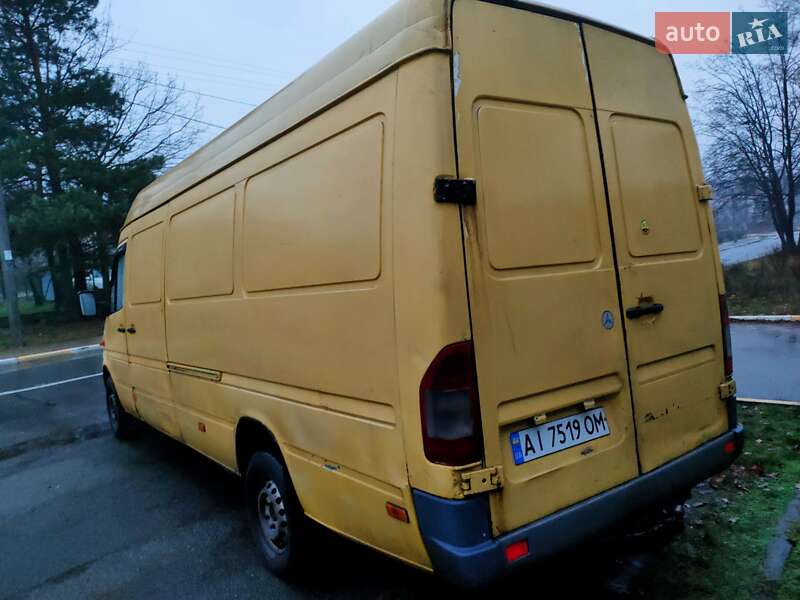 Грузовой фургон Mercedes-Benz Sprinter 2003 в Буче