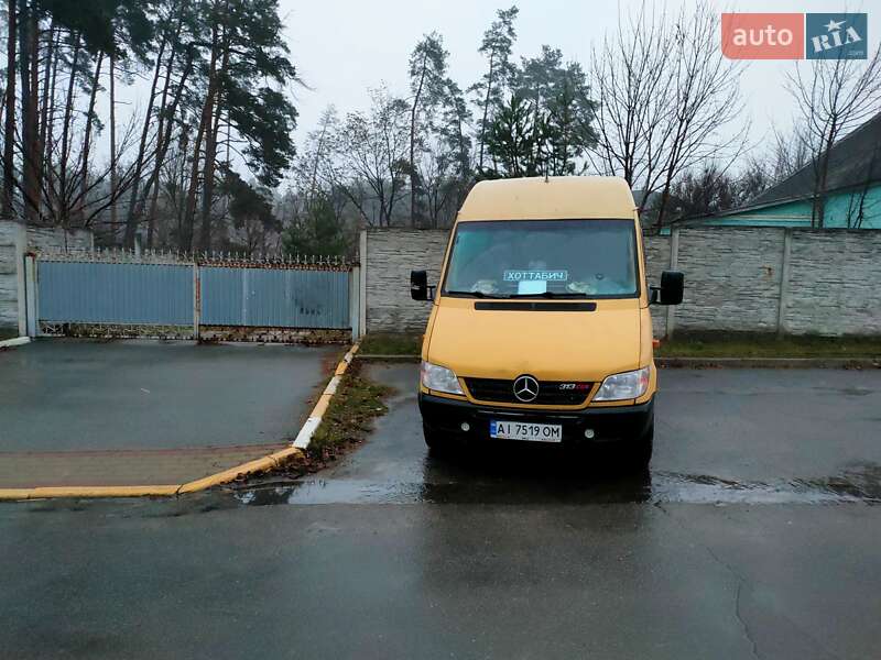 Грузовой фургон Mercedes-Benz Sprinter 2003 в Буче