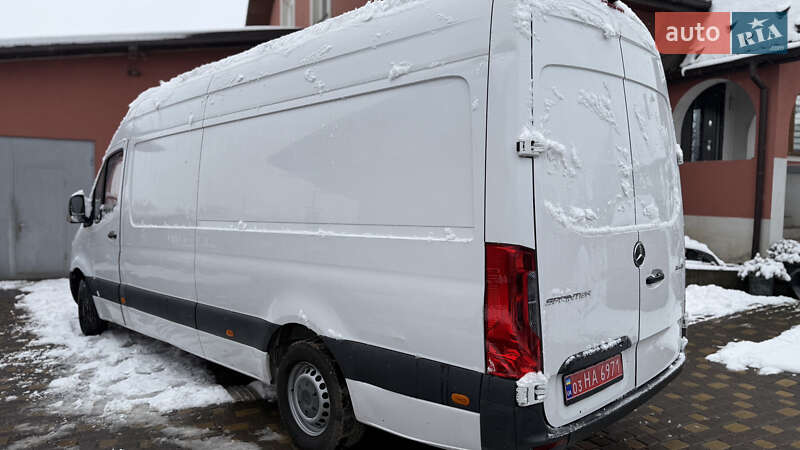 Грузовой фургон Mercedes-Benz Sprinter 2020 в Новояворовске