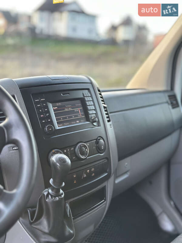 Микроавтобус грузовой (до 3,5т) Mercedes-Benz Sprinter 2016 в Черновцах