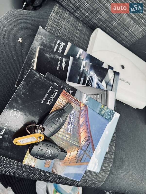 Вантажний фургон Mercedes-Benz Sprinter 2016 в Івано-Франківську