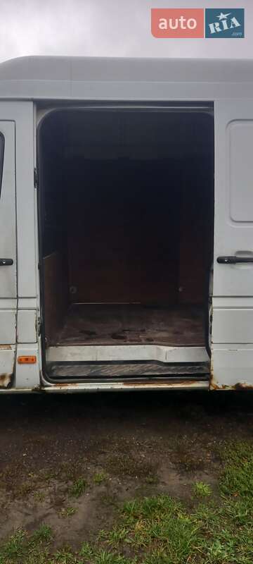 Вантажний фургон Mercedes-Benz Sprinter 2004 в Невицькому