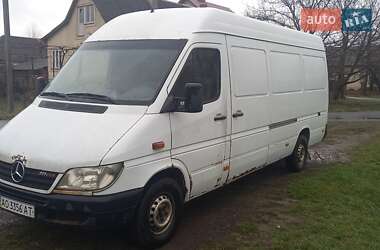 Грузовой фургон Mercedes-Benz Sprinter 2004 в Невицком