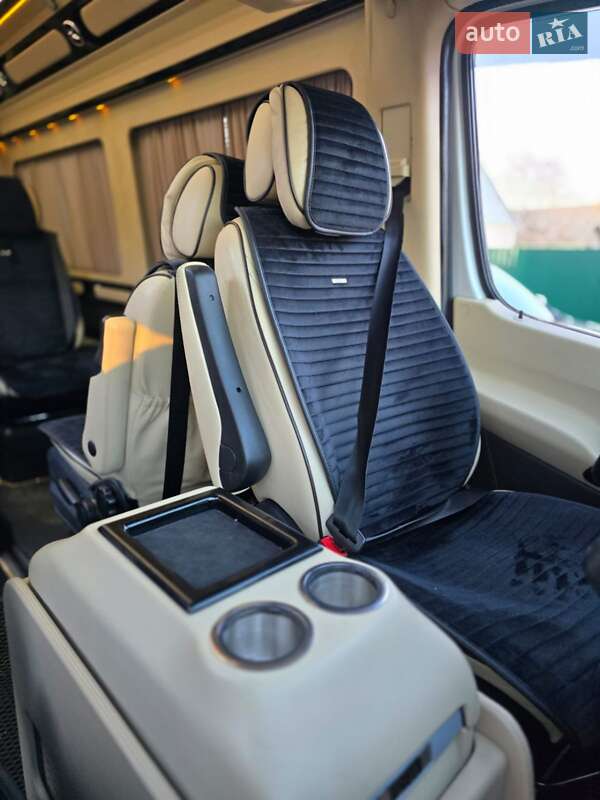 Мінівен Mercedes-Benz Sprinter 2016 в Рені