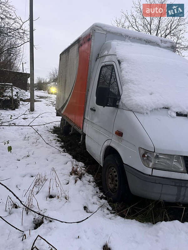 Грузовой фургон Mercedes-Benz Sprinter 1997 в Львове