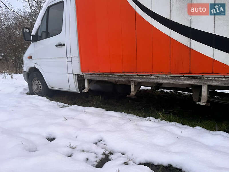 Грузовой фургон Mercedes-Benz Sprinter 1997 в Львове
