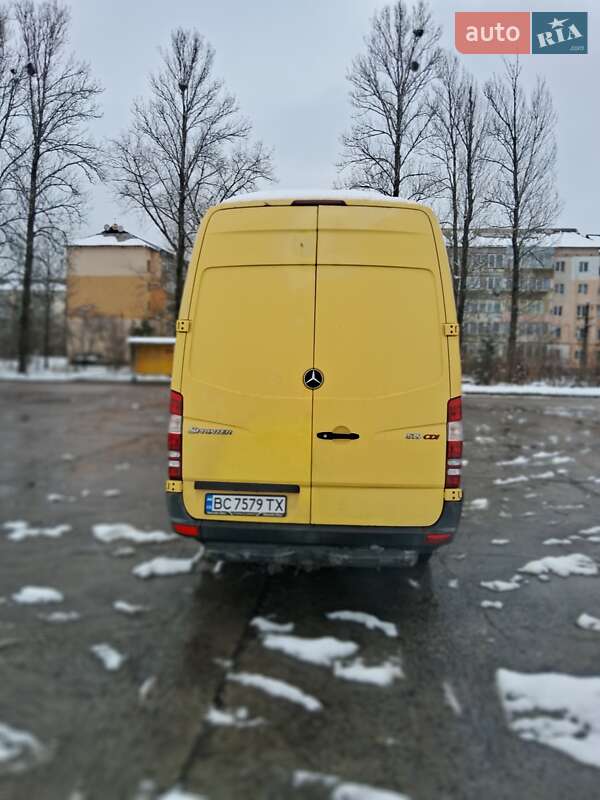 Грузовой фургон Mercedes-Benz Sprinter 2010 в Львове