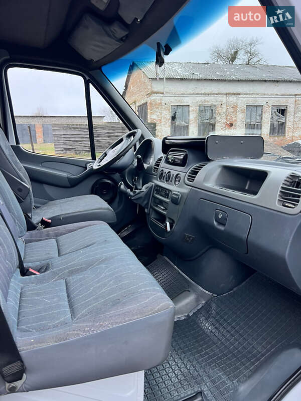 Вантажопасажирський фургон Mercedes-Benz Sprinter 2002 в Сарнах