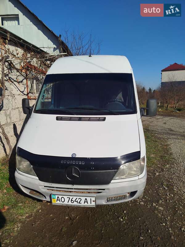 Mercedes-Benz Sprinter 2000