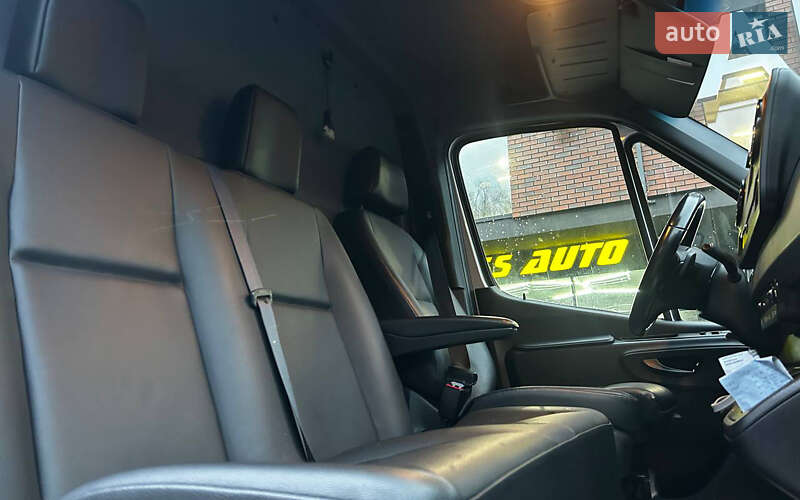 Вантажний фургон Mercedes-Benz Sprinter 2020 в Чернівцях