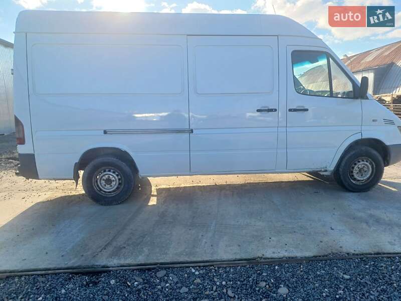 Вантажний фургон Mercedes-Benz Sprinter 2006 в Тячеві