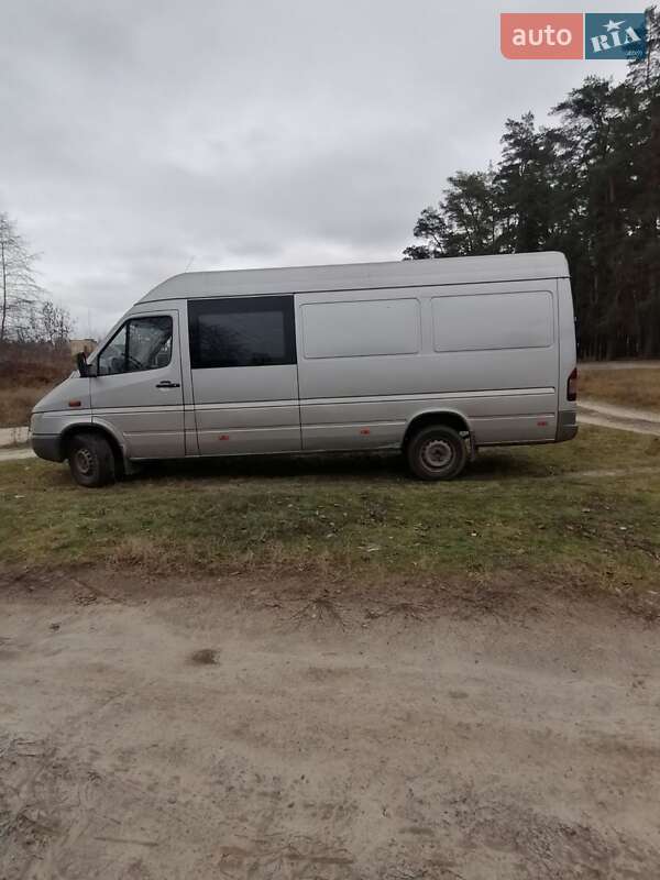Вантажопасажирський фургон Mercedes-Benz Sprinter 2005 в Сумах фото 10 Вантажопасажирський фургон Mercedes-Benz Sprinter 2005 в Сумах