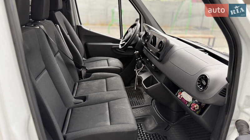 Вантажний фургон Mercedes-Benz Sprinter 2020 в Новояворівську