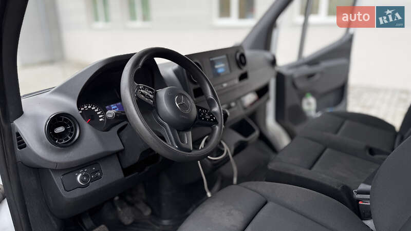 Вантажний фургон Mercedes-Benz Sprinter 2020 в Новояворівську