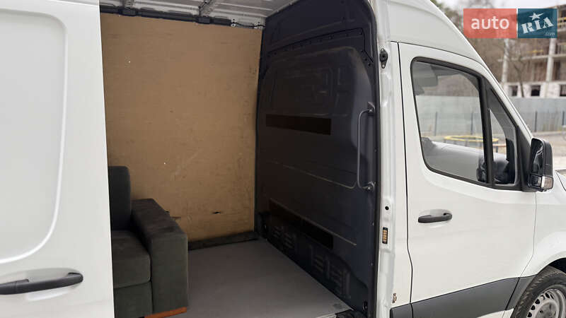 Вантажний фургон Mercedes-Benz Sprinter 2020 в Новояворівську