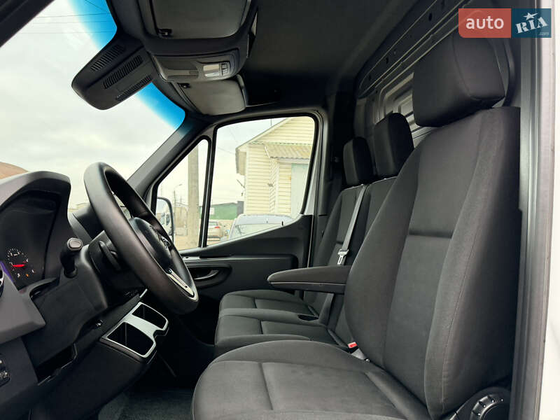 Вантажний фургон Mercedes-Benz Sprinter 2020 в Рівному
