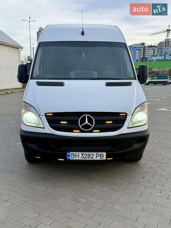 Вантажопасажирський фургон Mercedes-Benz Sprinter 2012 в Одесі