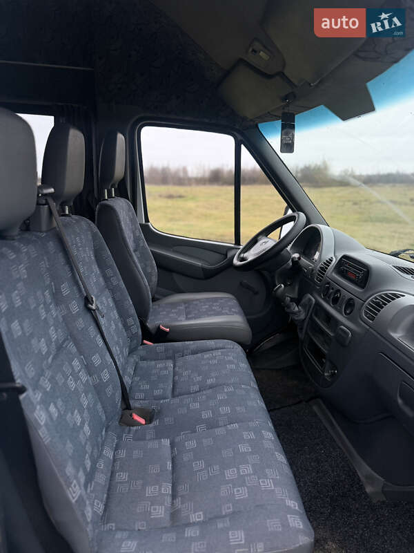 Вантажопасажирський фургон Mercedes-Benz Sprinter 2004 в Березному