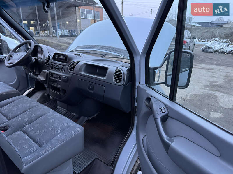 Вантажний фургон Mercedes-Benz Sprinter 2006 в Рівному фото 14 Вантажний фургон Mercedes-Benz Sprinter 2006 в Рівному