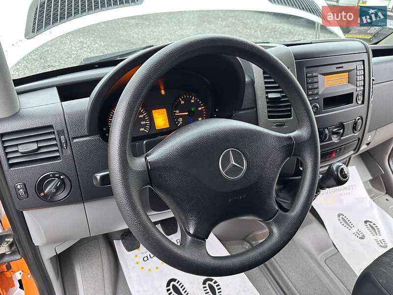 Вантажний фургон Mercedes-Benz Sprinter 2016 в Рівному
