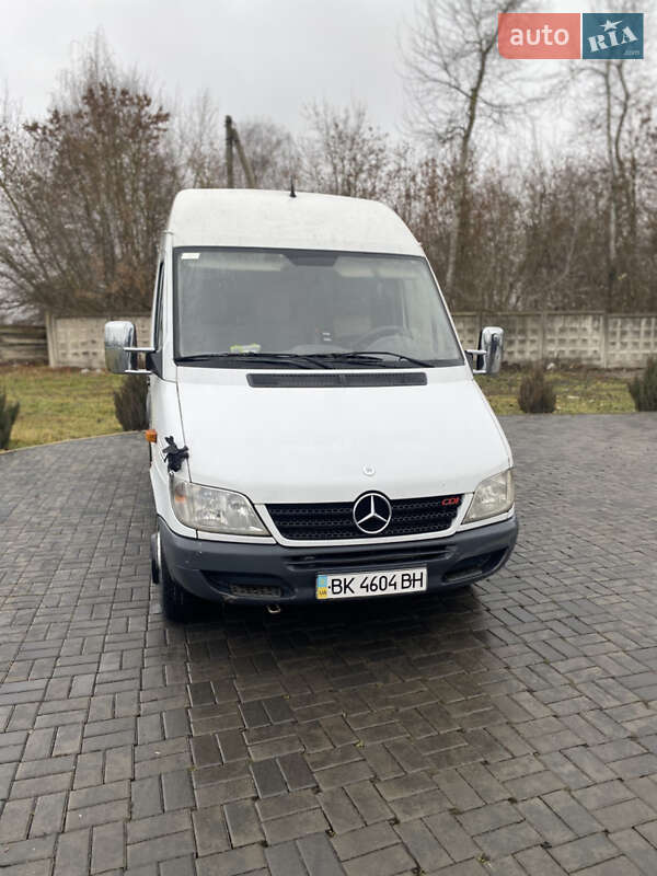Грузовой фургон Mercedes-Benz Sprinter 2005 в Корце