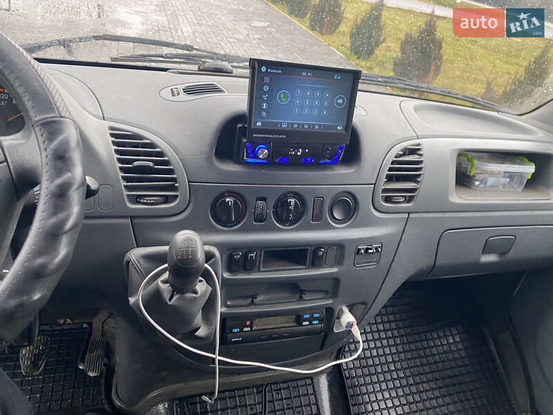 Грузовой фургон Mercedes-Benz Sprinter 2005 в Корце