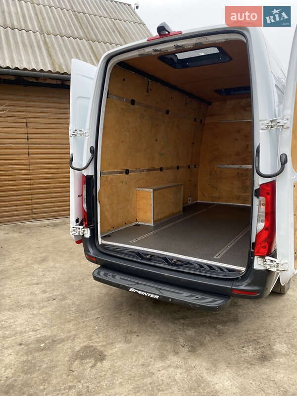 Вантажопасажирський фургон Mercedes-Benz Sprinter 2019 в Чернівцях
