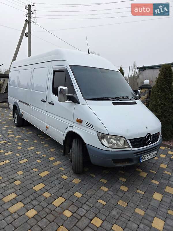 Mercedes-Benz Sprinter 2000