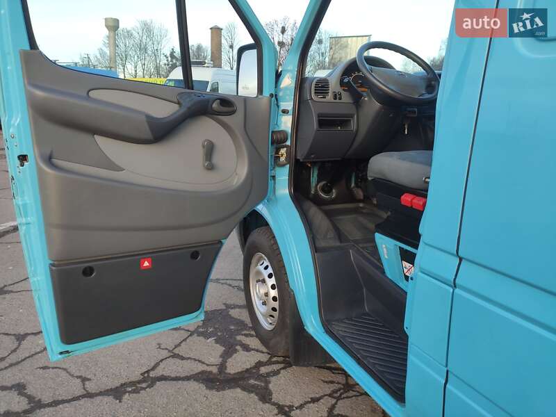 Вантажний фургон Mercedes-Benz Sprinter 2005 в Рівному