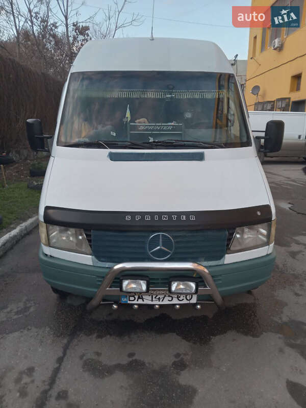 Mercedes-Benz Sprinter 2000 Mercedes-Benz Sprinter 2000