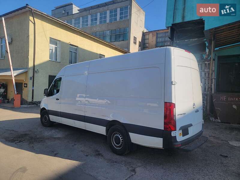 Грузовой фургон Mercedes-Benz Sprinter 2023 в Львове