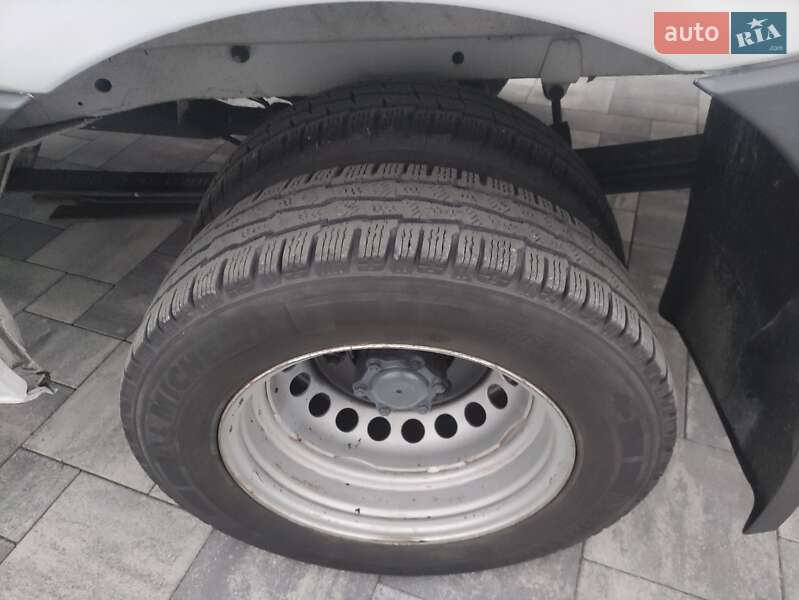 Вантажний фургон Mercedes-Benz Sprinter 2016 в Рівному