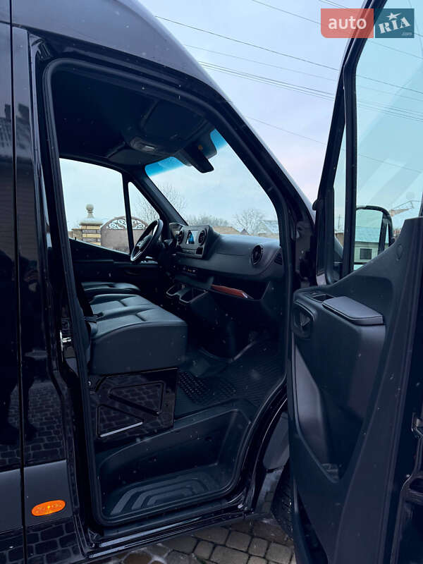 Вантажний фургон Mercedes-Benz Sprinter 2021 в Чернівцях
