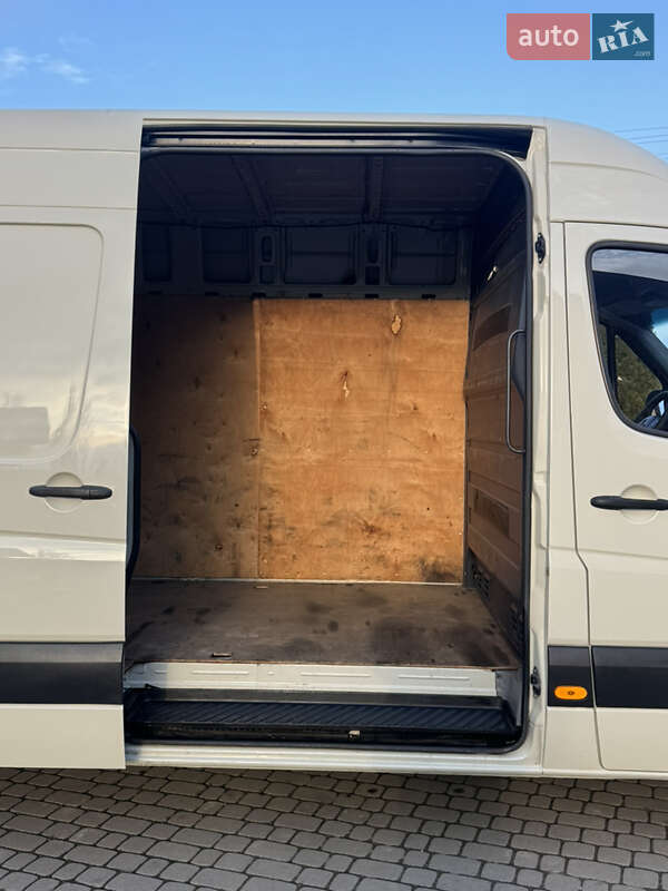 Грузовой фургон Mercedes-Benz Sprinter 2015 в Иршаве